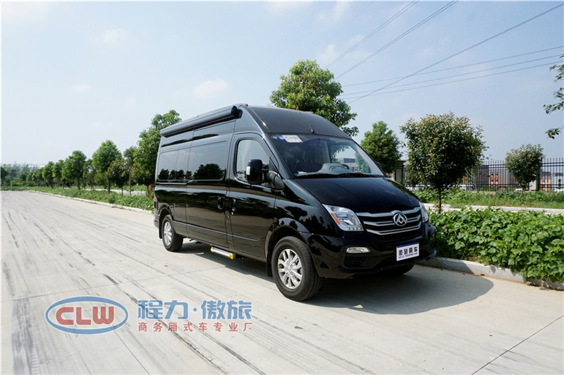 傲旅房車(chē)黑色大通長(zhǎng)軸高頂國(guó)六