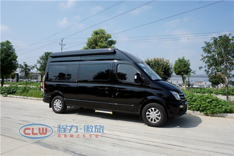 傲旅房車(chē)黑色大通長(zhǎng)軸高頂國(guó)六