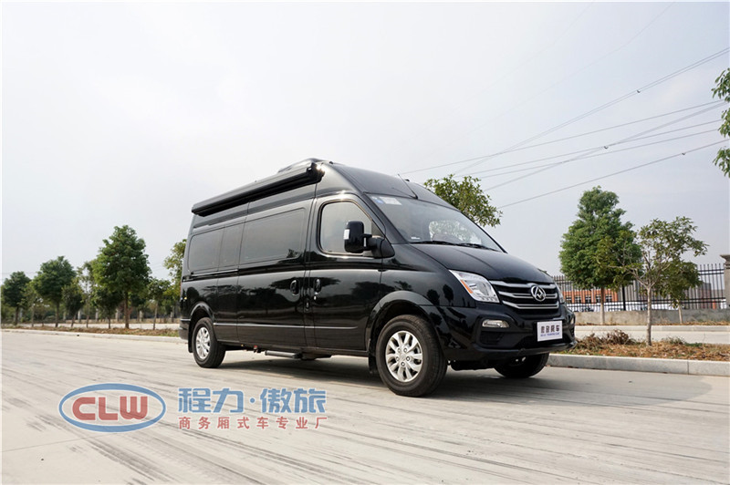 傲旅房車(chē)黑色大通國(guó)六商務(wù)型