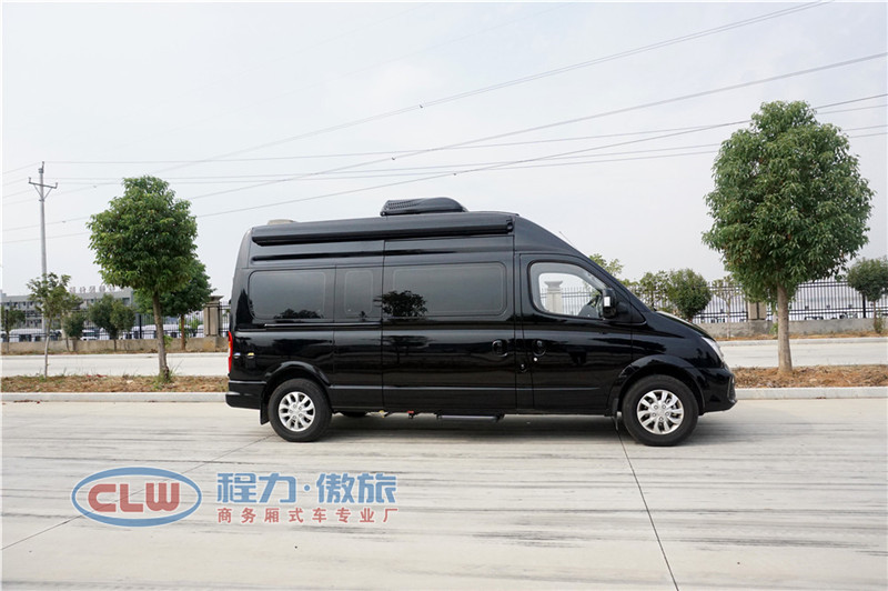 傲旅房車黑色大通國六商務(wù)型