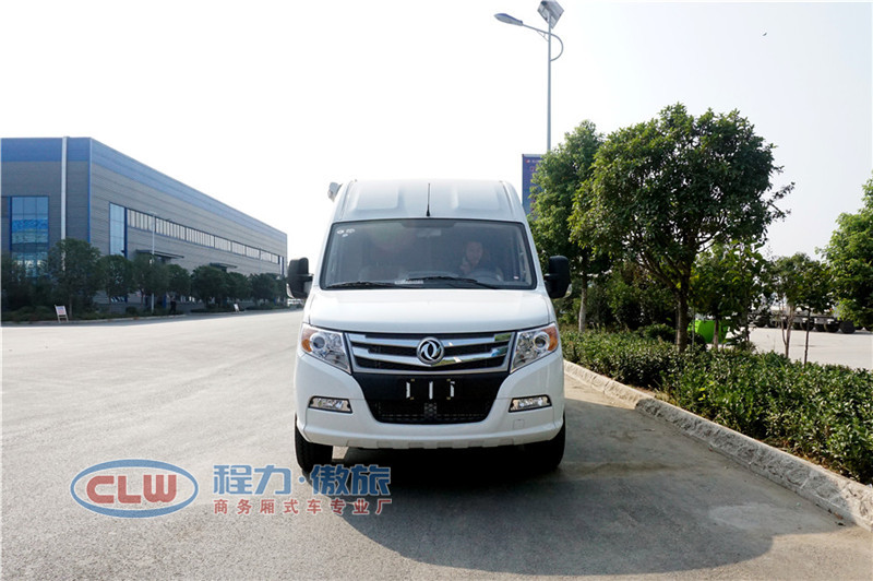 傲旅房車東風(fēng)御風(fēng)長(zhǎng)軸高頂B型房車