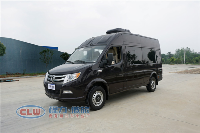 傲旅房車黑色東風(fēng)御風(fēng)長(zhǎng)軸高頂B型