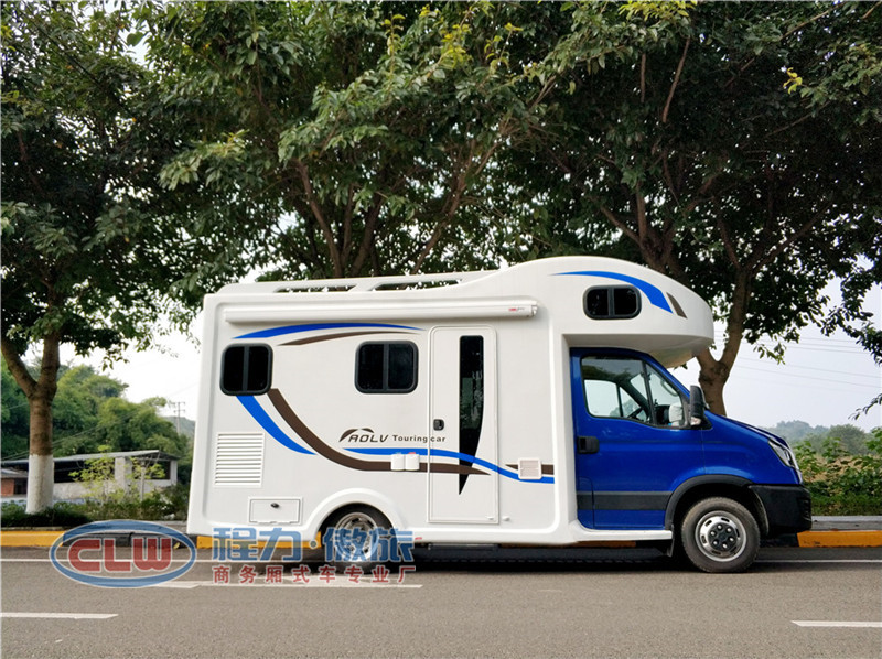 傲旅房車依維柯歐勝C型