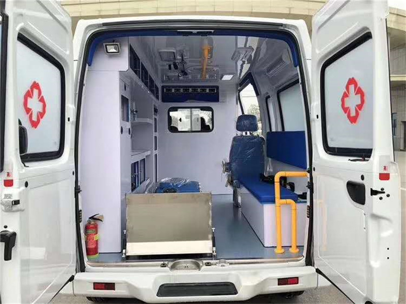 上汽大通V80長軸監(jiān)護型負(fù)壓救護車國六