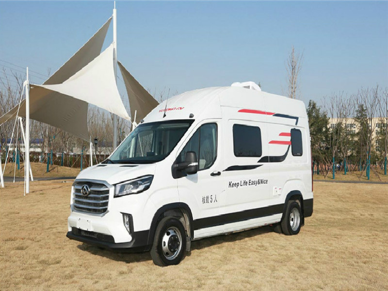 大通V90國(guó)六房車讓你更貼近大自然
