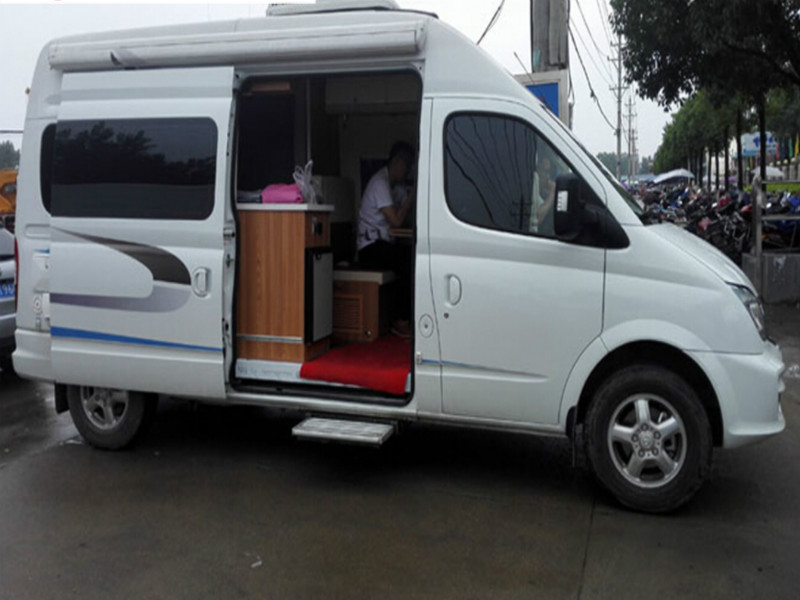 大通V80長軸高頂B型房車給你帶來與眾不同的暑期