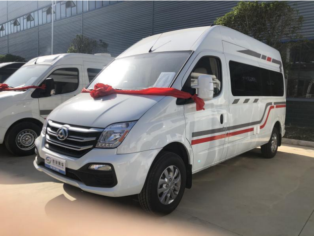 大通V80長軸高頂B型房車2.0T上汽π柴油發(fā)動機(jī)