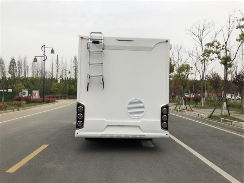 傲旅雅舒特依維柯C型房車五一讓利