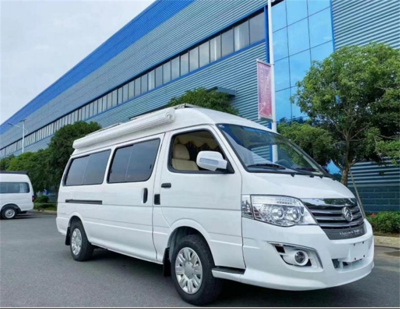 金旅海獅短軸中頂B型房車