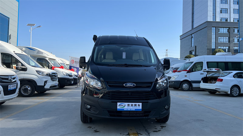 福特中軸中頂汽油房車