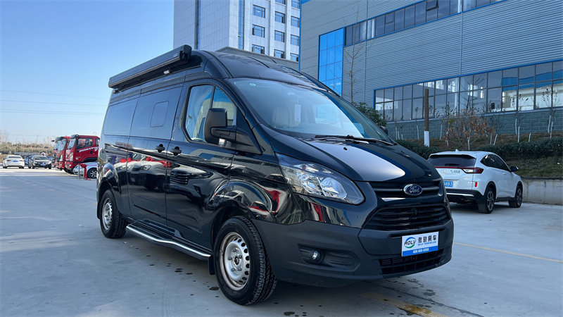 福特中軸中頂汽油房車