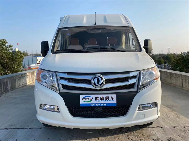 東風(fēng)御風(fēng)長軸高頂B型房車