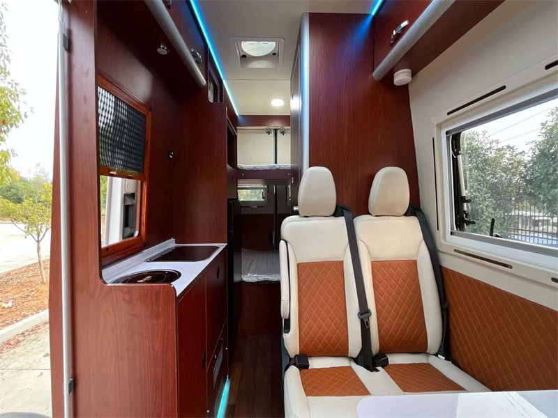 大通v90加長軸超高頂B型房車