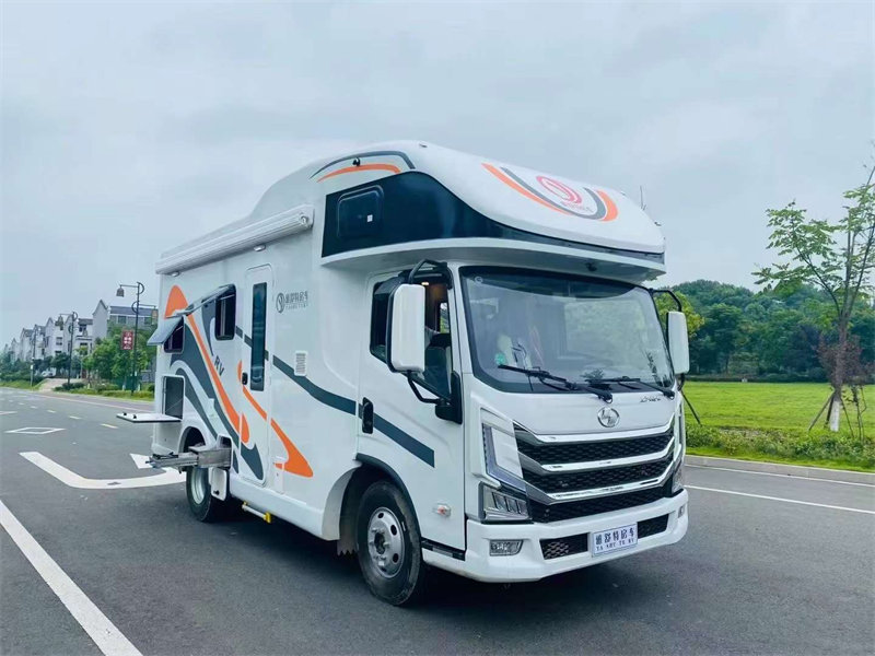 上汽躍進H500輕卡房車