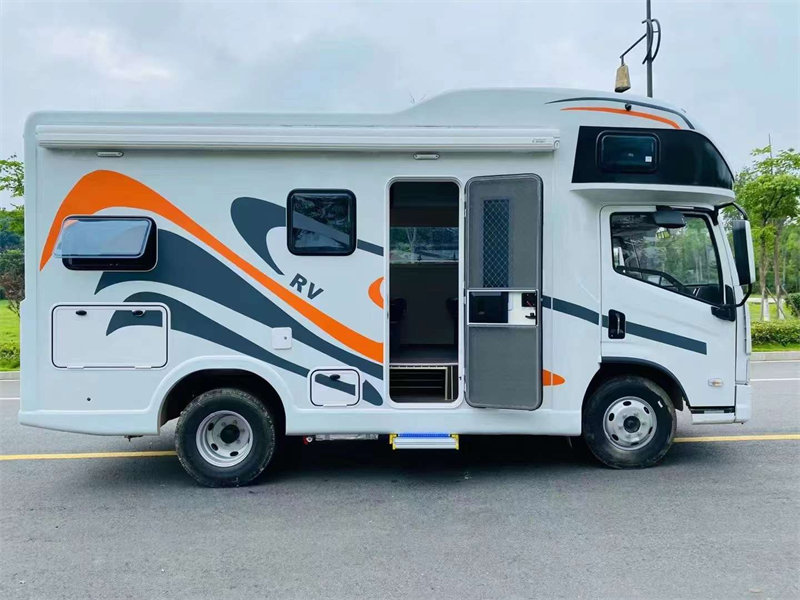 上汽躍進H500輕卡房車