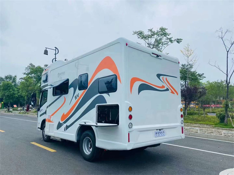 上汽躍進H500輕卡房車