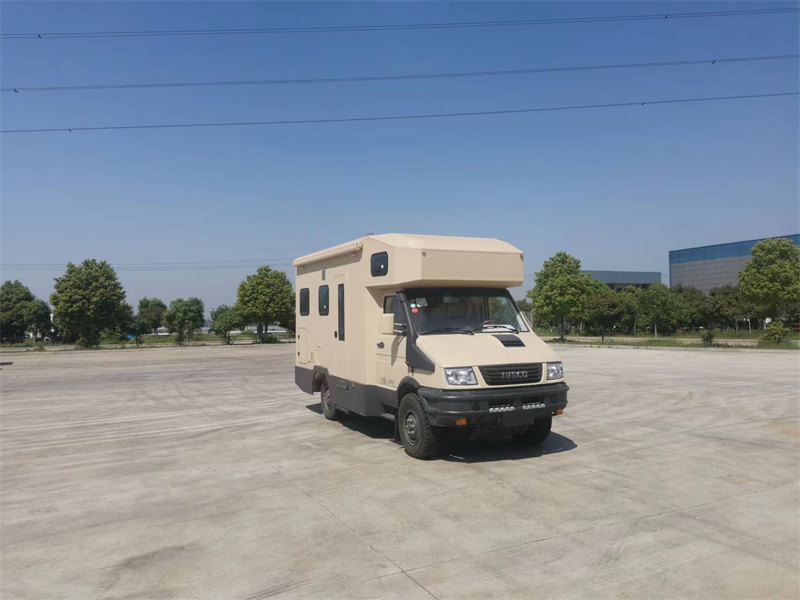 依維柯2056四驅(qū)硬派房車