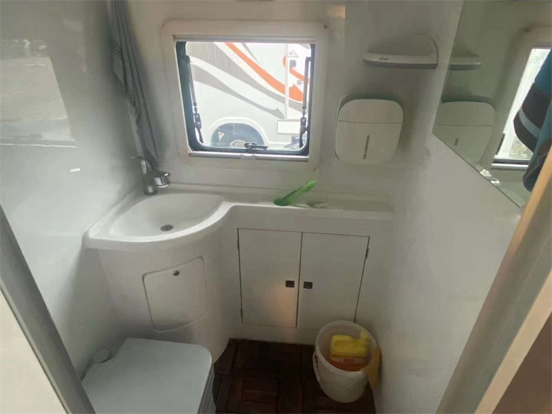 上汽躍進H500輕卡房車