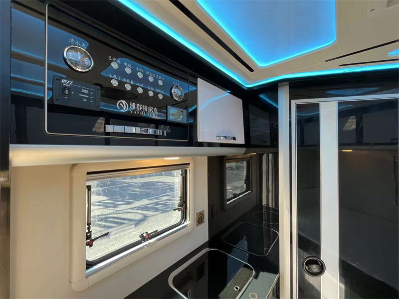 福特新全順小額頭C型房車