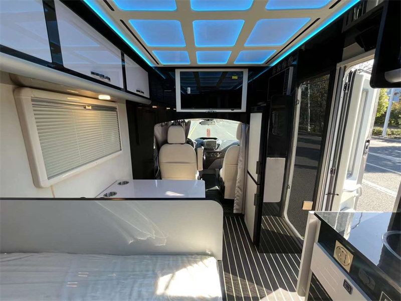 福特新全順小額頭C型房車