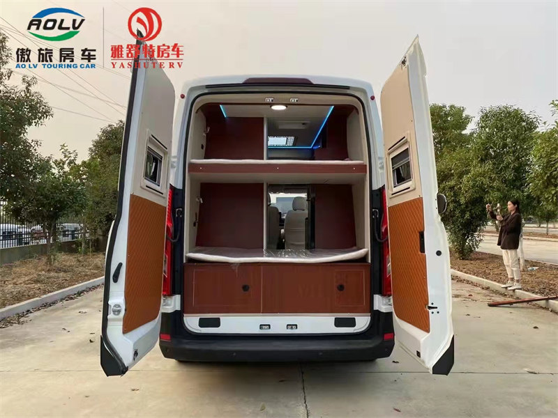 大通V90房車暑假出游標(biāo)配