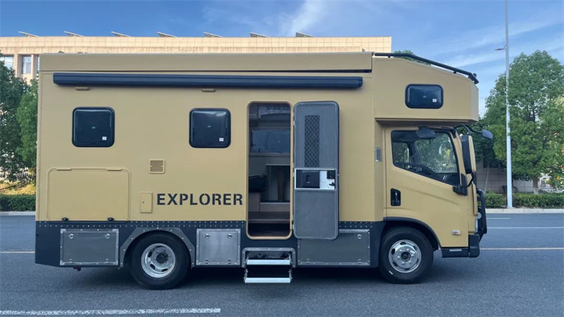 上汽躍進(jìn)H500硬派升降頂房車