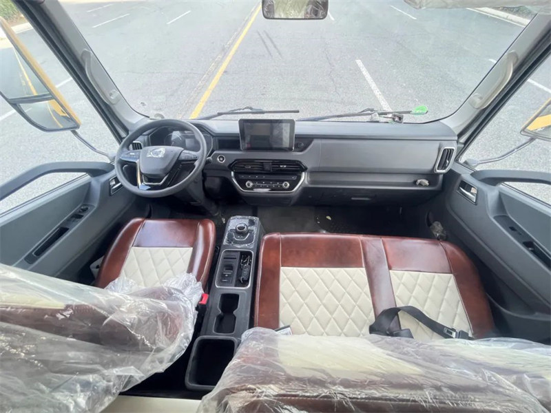 上汽躍進(jìn)H500硬派升降頂房車