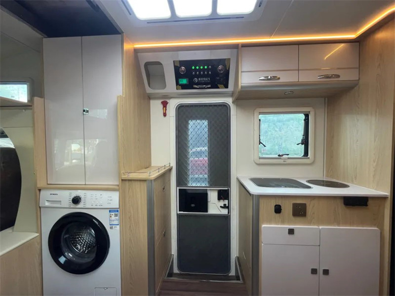 上汽躍進(jìn)H500硬派升降頂房車