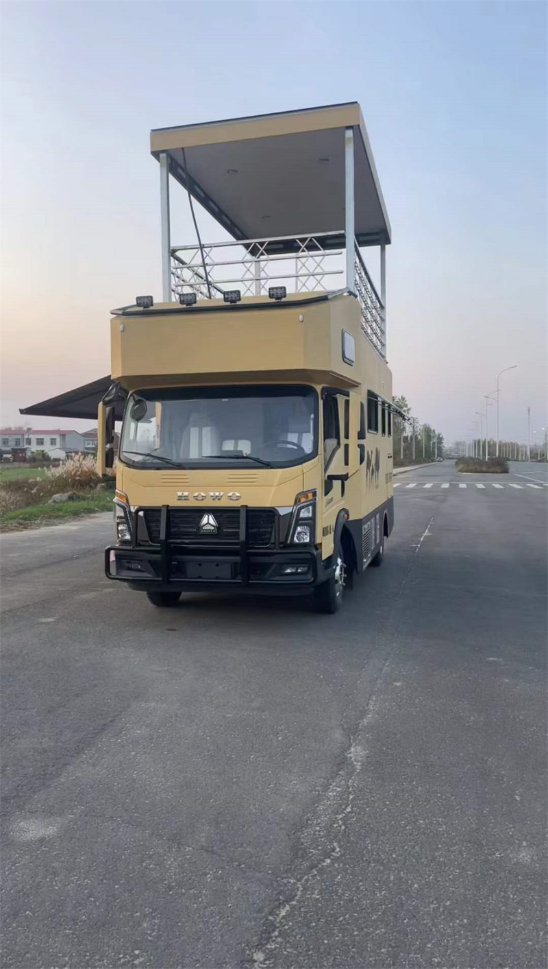 豪沃輕卡藍(lán)牌房車(chē)