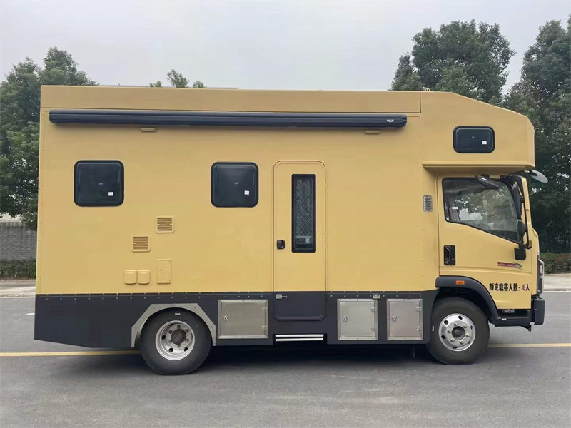 豪沃輕卡藍牌房車