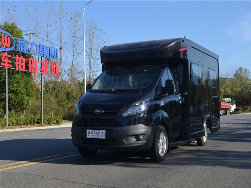 福特小額頭C型房車源頭廠家