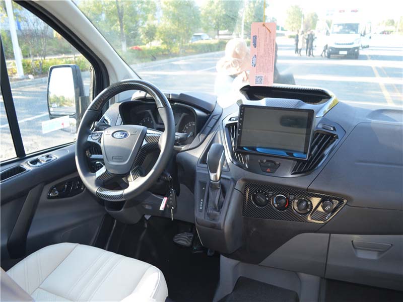 福特小額頭C型房車源頭廠家