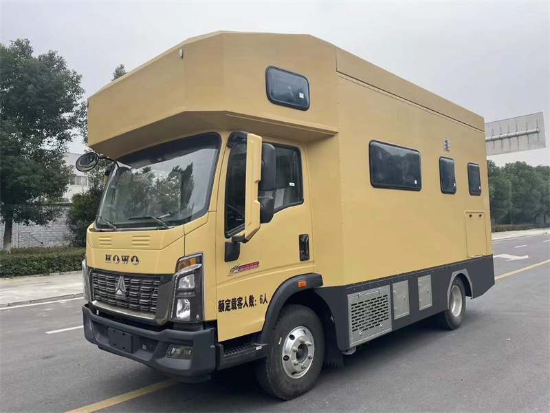 重汽豪沃房車藍(lán)牌衣食住行樣樣行