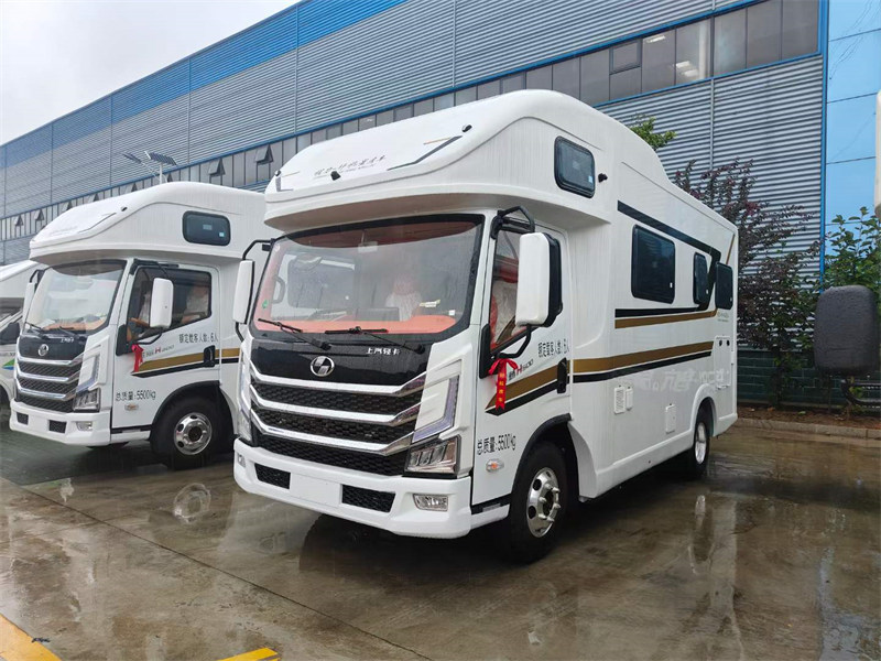 躍進(jìn)H500輕卡房車現(xiàn)車一臺2.8T柴油自動擋馬力強(qiáng)勁