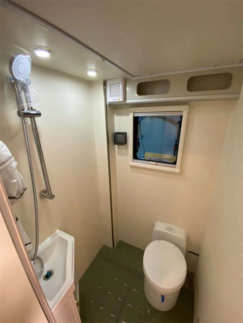 東風(fēng)凱普特C型房車凱普特星云高端底盤打造大觀景臺現(xiàn)車