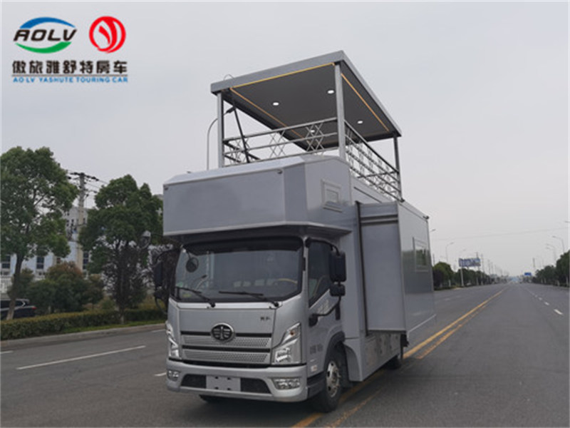 解放領(lǐng)途升降頂房車