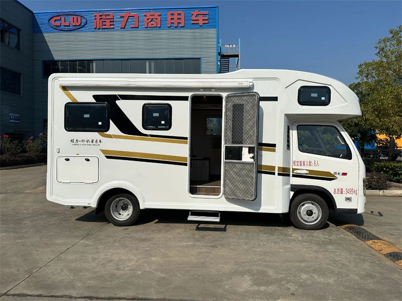 福田領(lǐng)航S1房車自動擋旅行更輕松廠家直銷
