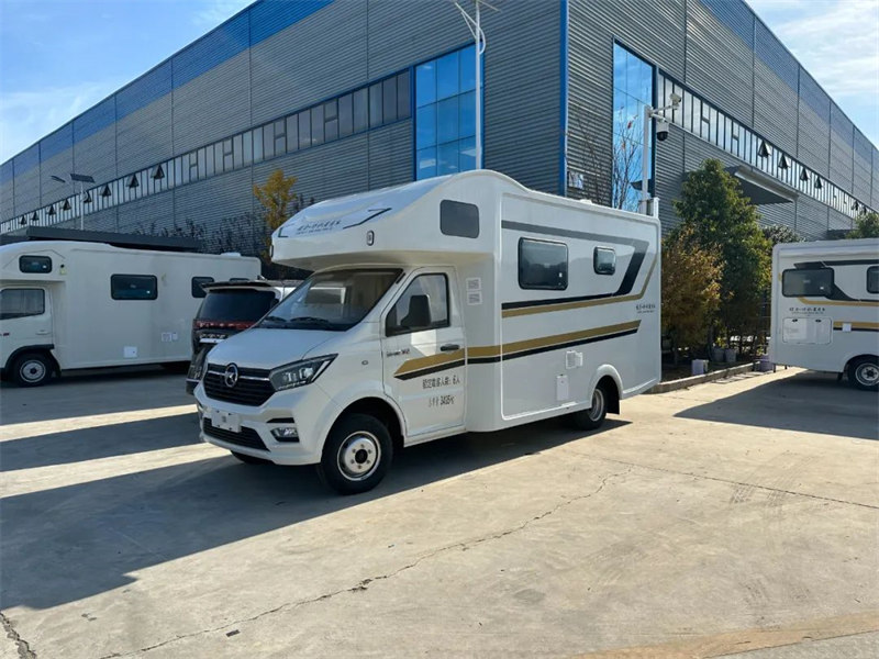 凱馬C型房車四輛（手動(dòng)擋）全新房車全款價(jià)格
