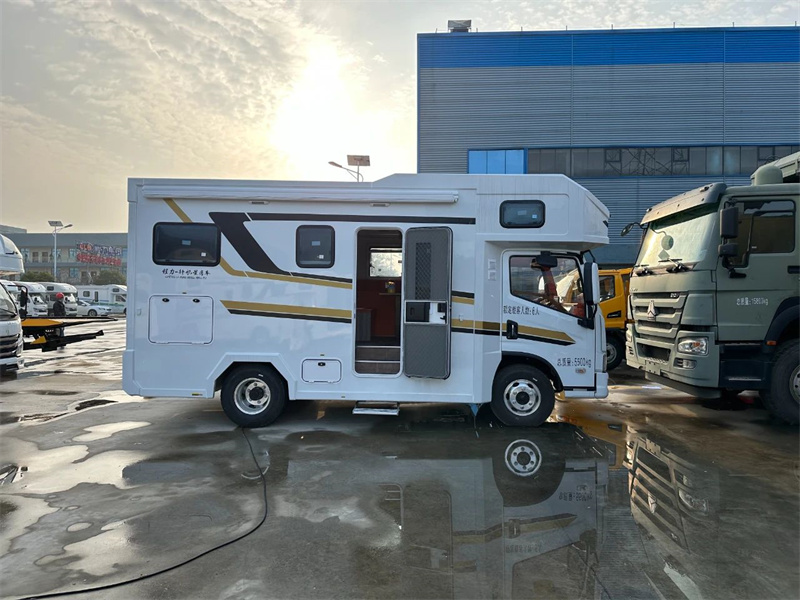 上汽躍進H500輕卡房車全款價格26.98萬起