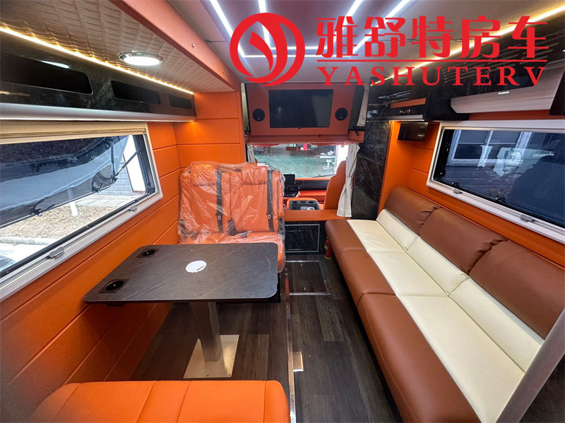 躍進(jìn)H500升降頂帶側(cè)拓展房車廠家現(xiàn)車出售