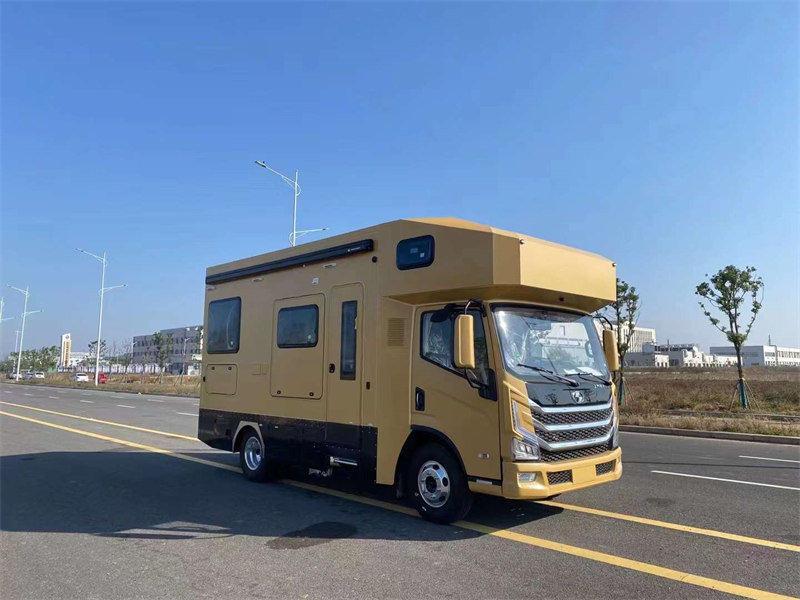 躍進H500冰淇淋房車下線交付通透空間